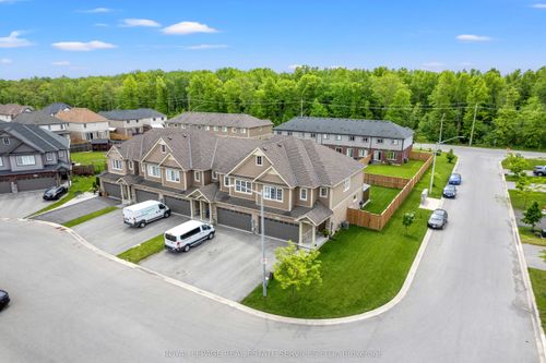 8032 Cole Crt, Niagara Falls, ON, L2G0H8 | Card Image