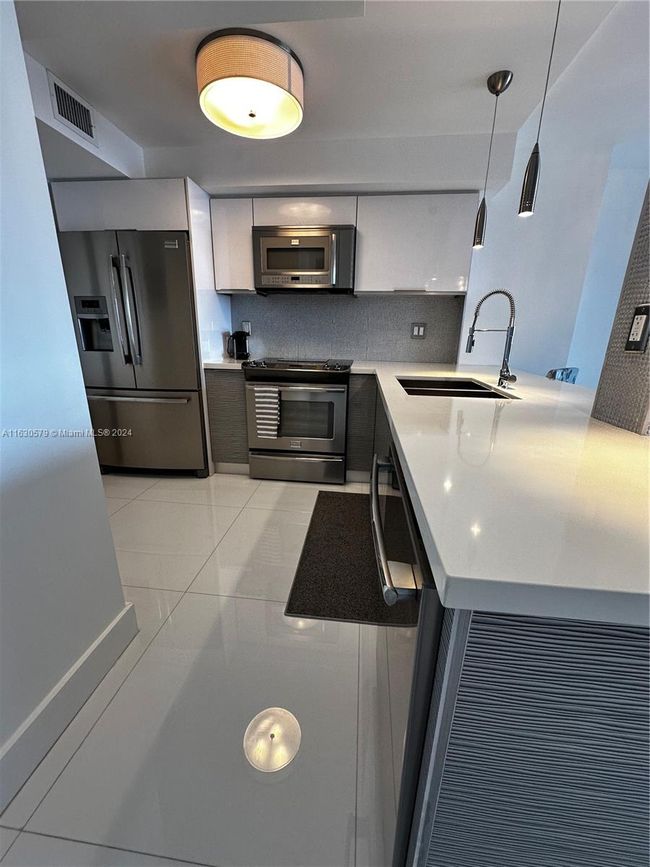 APT-1903 - 3140 S Ocean Dr, Condo with 1 bedrooms, 1 bathrooms and null parking in Hallandale Beach FL | Image 10