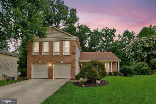 8304 Forestree Ct, VIENNA, VA, 22182-5168 | Card Image