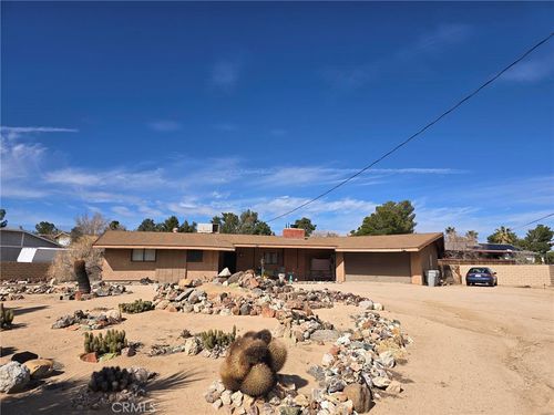 18622 Orange St, Hesperia, CA, 92345-6614 | Card Image