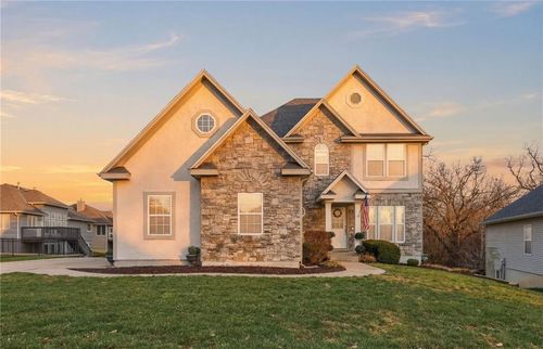 203 Fairway Dr, Warrensburg, MO, 64093-7695 | Card Image