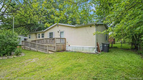 5758 Maunee Drive, Genoa Township, MI, 48114 | Card Image