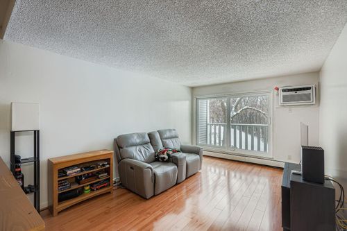 250ne-1601 N Innsbruck Dr, Fridley, MN, 55432-6046 | Card Image