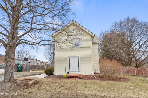 19 Fisk St, Cheshire, MA, 01225-8904 | Card Image