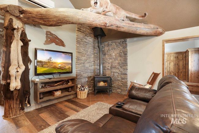 2040 E 2200 N, House other with 9 bedrooms, 6 bathrooms and 2 parking in Twin Falls ID | Image 17