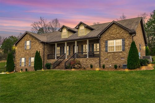 525 Bridle Path Ln, Hartsville, TN, 37074-3585 | Card Image