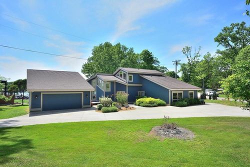 W339N5275 Township Road O, Nashotah, WI, 53058-9627 | Card Image