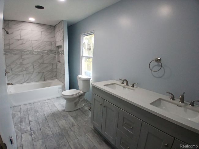 20446 Williamson St, House other with 3 bedrooms, 2 bathrooms and null parking in Clinton Township MI | Image 14