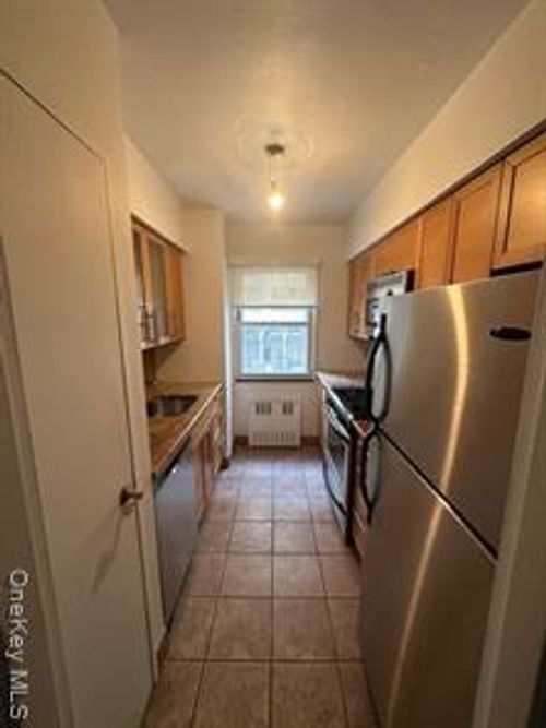 lbby-2g-100 W 57th St, New York, NY, 10019-3497 | Card Image