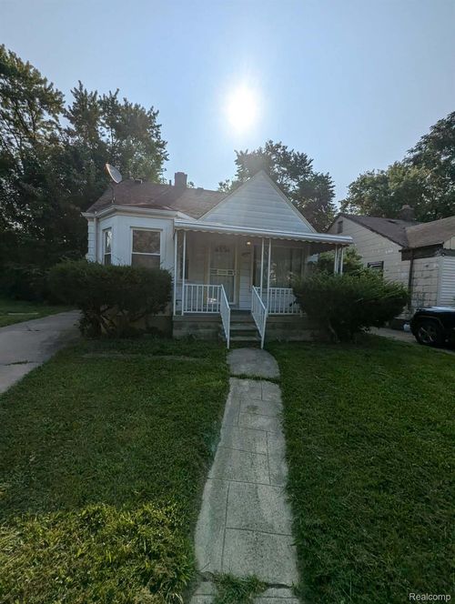 18974 Westmoreland Rd, Detroit, MI, 48219-2841 | Card Image