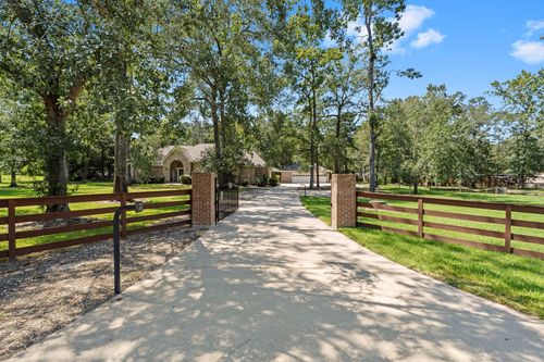 15456 Pin Oak Dr, Conroe, TX, 77384-3548 | Card Image