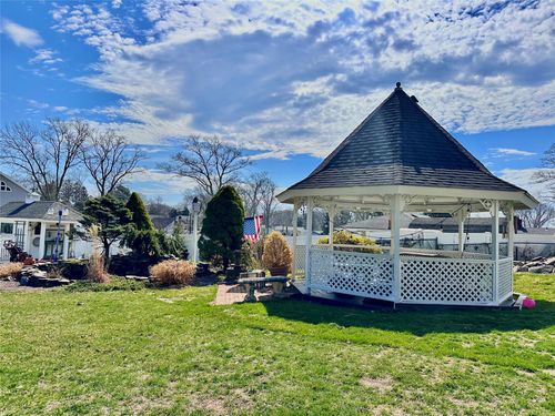 422 Boulder St, Ronkonkoma, NY, 11779-5108 | Card Image