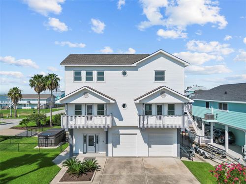 138 Isles End Rd, Tiki Island, TX, 77554-6102 | Card Image