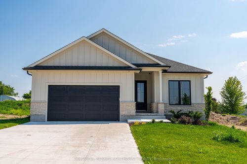 103 Sutherland Dr, Courtright, ON, N0N1H0 | Card Image