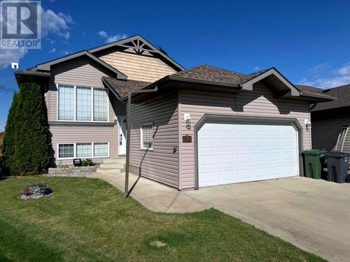 6304 60 Street Close, Ponoka, AB, T4J | Card Image