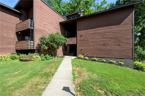 689 Idlewood Blvd, Baldwinsville, NY, 13027-3042 | Card Image