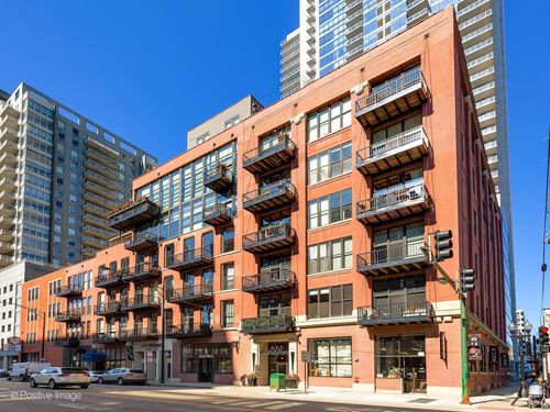 601-300 W Grand Ave, Chicago, IL, 60654-7878 | Card Image