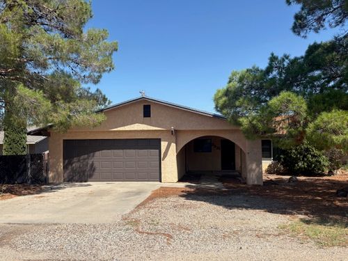 2221 Golden Gate Ave, Kingman, AZ, 86401-4726 | Card Image