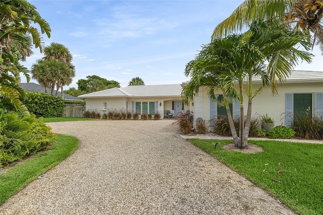 926 Pebble Ln, House other with 3 bedrooms, 2 bathrooms and null parking in Indian River Shores FL | Image 4