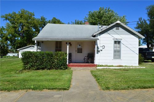 311 E 8th St, Lyndon, KS, 66451-9842 | Card Image