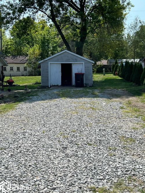 605 E Monroe St, Mount Ayr, IA, 50854-2028 | Card Image