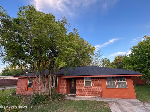 401 Third St, Bay Saint Louis, MS, 39520-4111 | Card Image