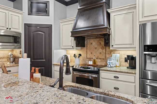 200 Beavers Bend Rd, House other with 4 bedrooms, 2 bathrooms and null parking in Marshall TX | Image 15