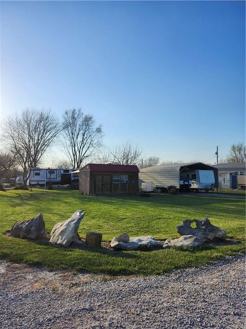 1 Linwoods Ln, Linn Valley, KS, 66040-9213 | Card Image