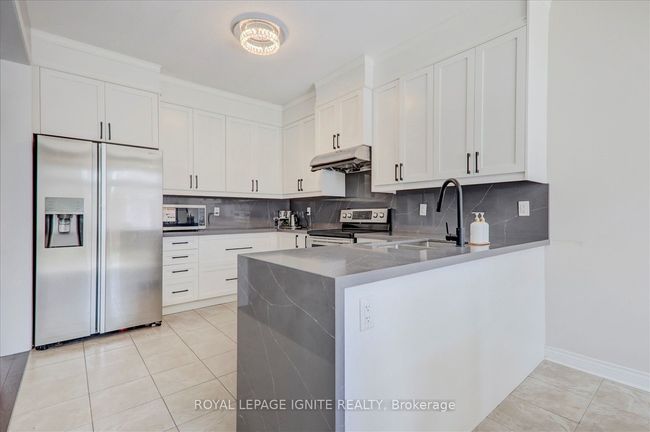 102 Garrardview St, House other with 4 bedrooms, 4 bathrooms and 2 parking in Ajax ON | Image 11