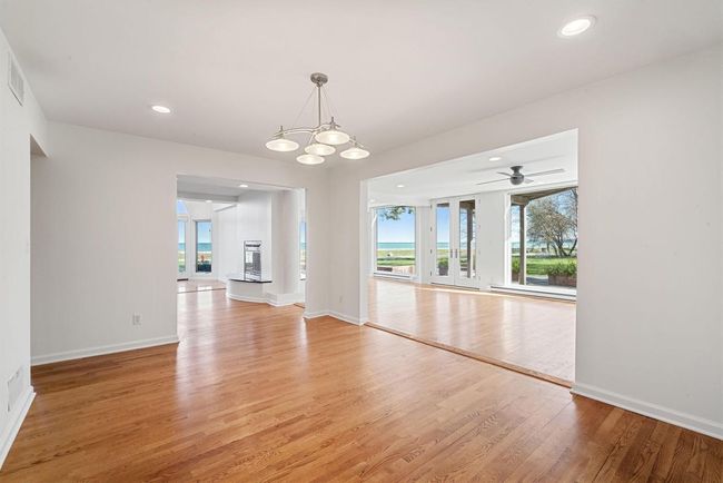 7515 N Beach Drive, House other with 4 bedrooms, 4 bathrooms and null parking in Fox Point WI | Image 9