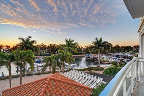 302-1325 Snell Isle Blvd Ne, ST PETERSBURG, FL, 33704-2411 | Card Image