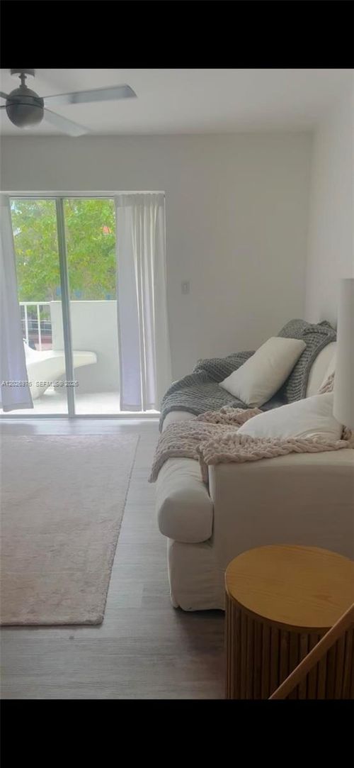 2b-240 Collins Ave, Miami Beach, FL, 33139 | Card Image