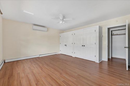 4-36 Main St, Southampton, NY, 11968-4811 | Card Image