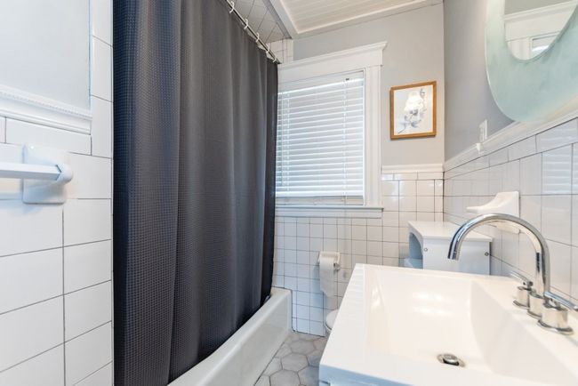 2 - 169 Walker Rd, Condo with 3 bedrooms, 1 bathrooms and 1 parking in Swampscott MA | Image 25
