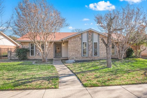 4 Robins Nest Dr, Lake Dallas, TX, 75065-3109 | Card Image