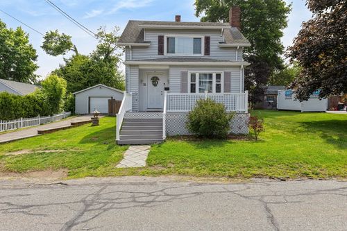 32 Macomber Ave, Swansea, MA, 02777-2411 | Card Image