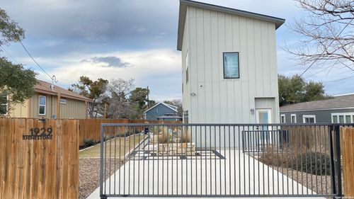 1929 Rhinestone, Canyon Lake, TX, 78133-2338 | Card Image