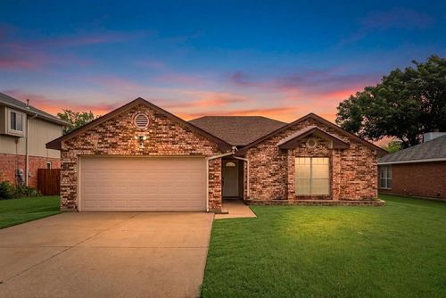 4958 Briar Oaks Lane, Grand Prairie, TX, 75052 | Card Image