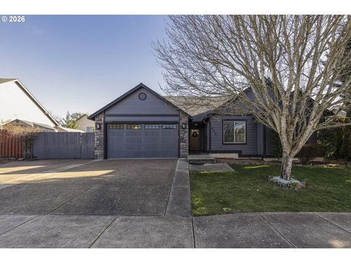 612 N 6th St, Carlton, OR, 97111-9647 | Card Image