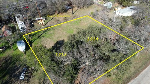 2924 Forest Park Dr, Granbury, TX, 76048-3741 | Card Image