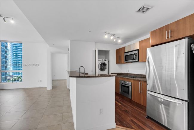 T-1802 - 300 S Biscayne Blvd, Condo with 2 bedrooms, 2 bathrooms and null parking in Miami FL | Image 7