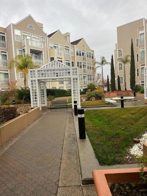 apt-b327-550 Ortega Ave, Mountain View, CA, 94040-1583 | Card Image