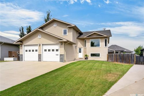 1329 Heidgerken Cres, Humboldt, SK, S0K2A0 | Card Image