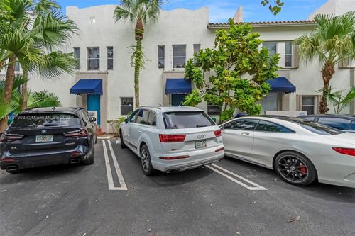 17-3067 Center St, Coconut Grove, FL, 33133-8610 | Card Image