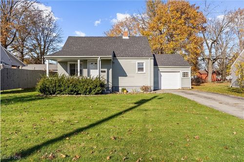 27 Helena Drive, Struthers, OH, 44471 | Card Image