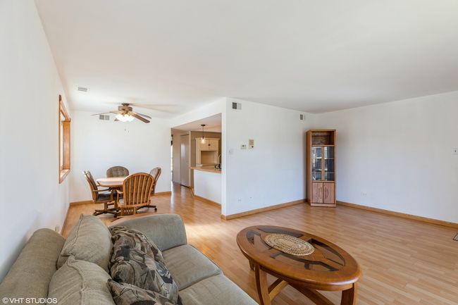 APT-3A - 9949 Shady Ln, Condo with 2 bedrooms, 2 bathrooms and 1 parking in Orland Park IL | Image 4