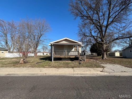 121 W Maple St, Hartford, IL, 62048-1022 | Card Image