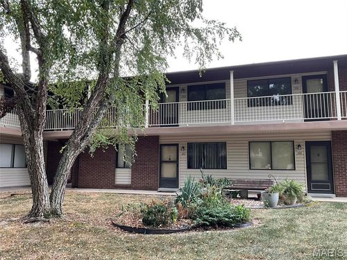 apt-202-120 Suppiger Ln, Highland, IL, 62249-1183 | Card Image