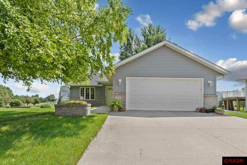 117 Pebble Creek Ct, Mankato, MN, 56001-6325 | Card Image