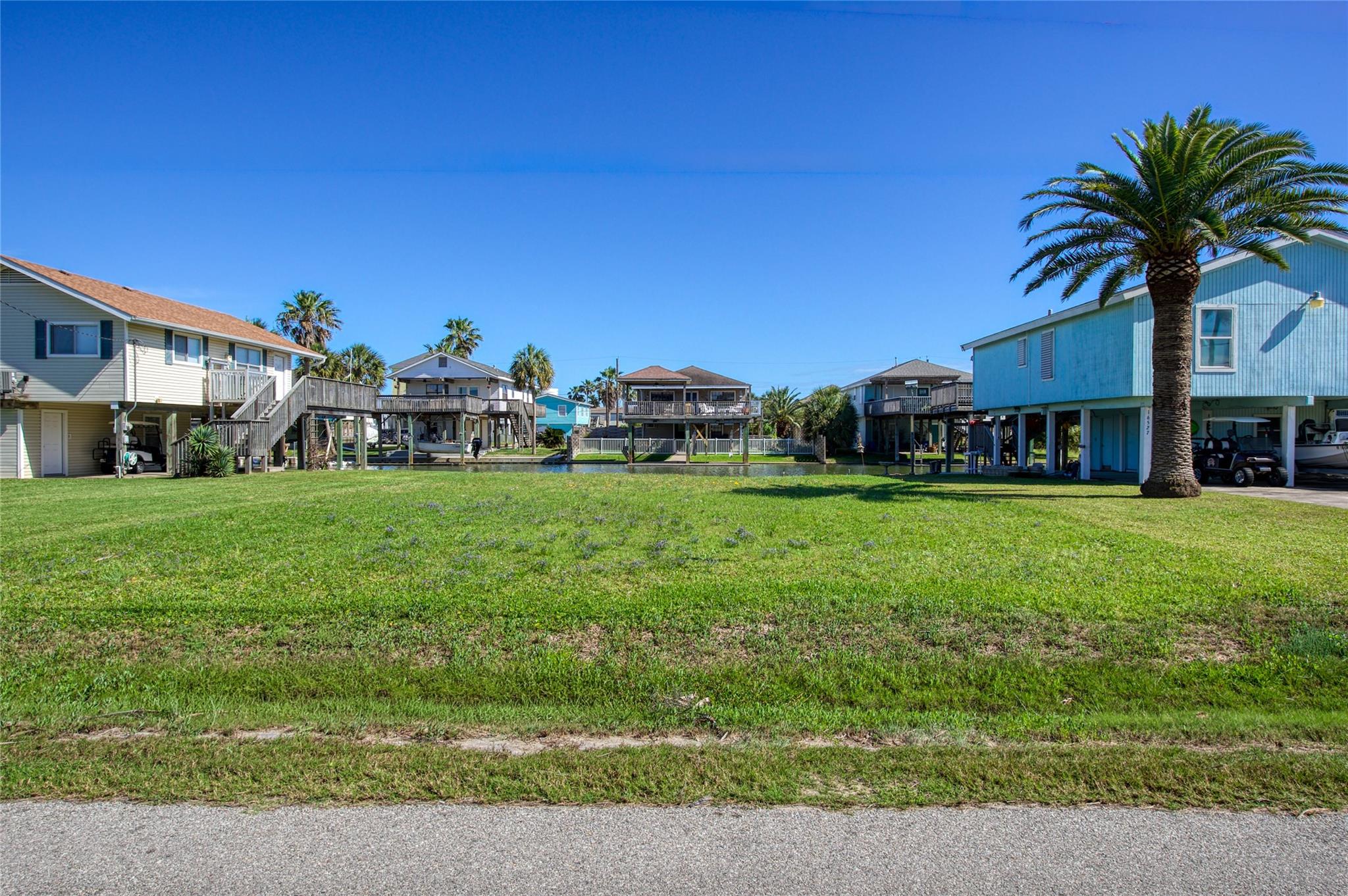 Land in Galveston